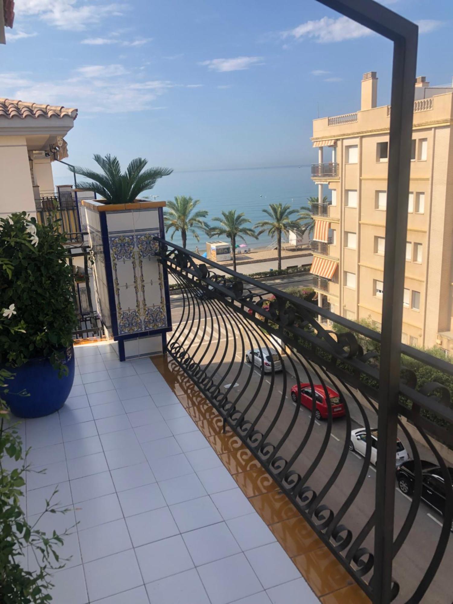Cal Salmare Seafront Apartment With Rooftop Terrace And Pool Calafell Exterior photo
